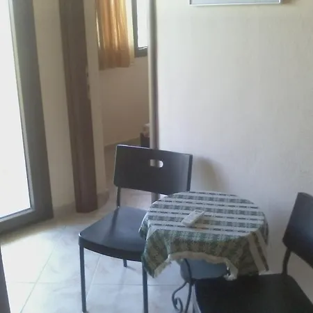 Niovi μaisonette *