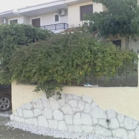 Niovi μaisonette * Paliouri
